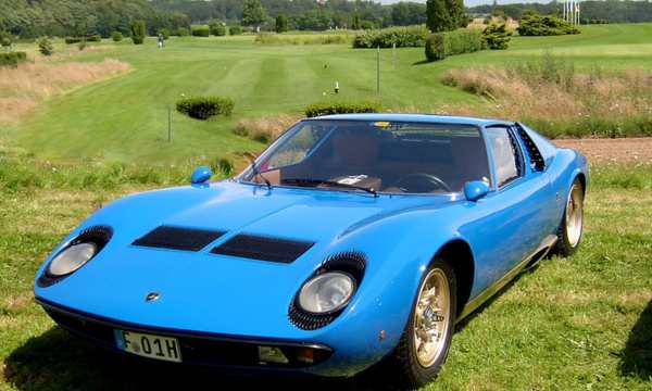 Lamborghini Miura 1964 (Fonte - Google)